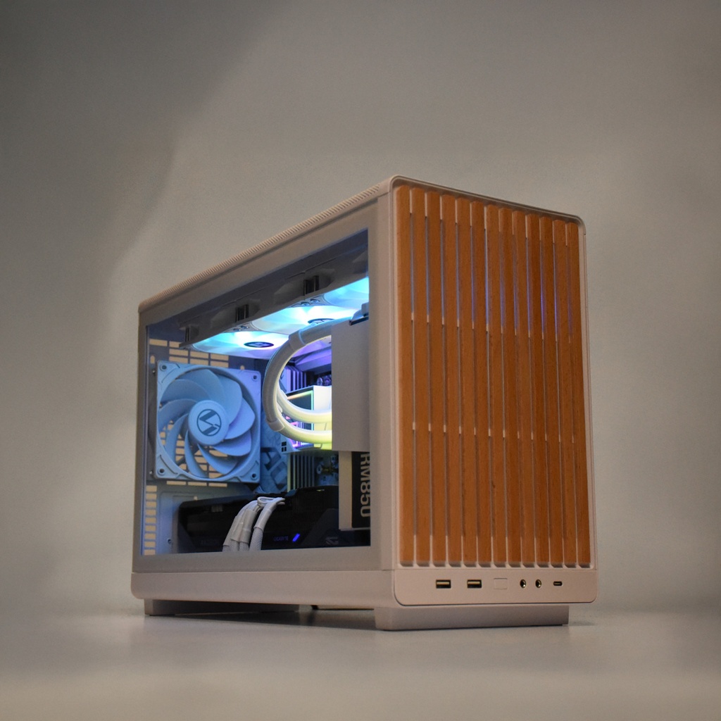 VRCPC | Phantom Edge | Ryzen 7 7800X3D | RX 9070 XT 16GB | 32GB DDR5 RAM | 2TB NVMe SSD | 3-Year Warranty