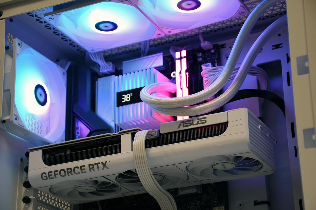 VRCPC2intel | Titan 5070 | Intel U7 270K-PLUS | RTX 5070 12GB | 32GB DDR5 RAM | 1TB NVMe SSD | 3-Year Warranty